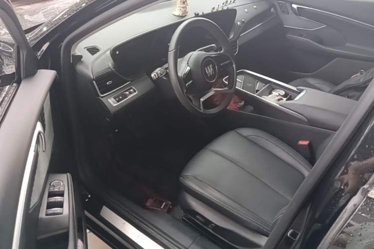 Used Buick LaCrosse 2023 Restyled 25T Cross-Country Edition Driver Seat