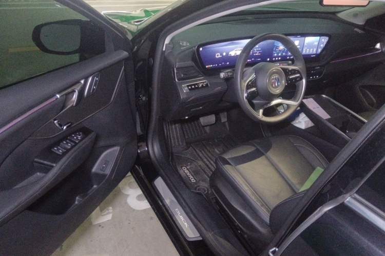 Used Buick LaCrosse 2023 28T Prestige Edition Driver Seat