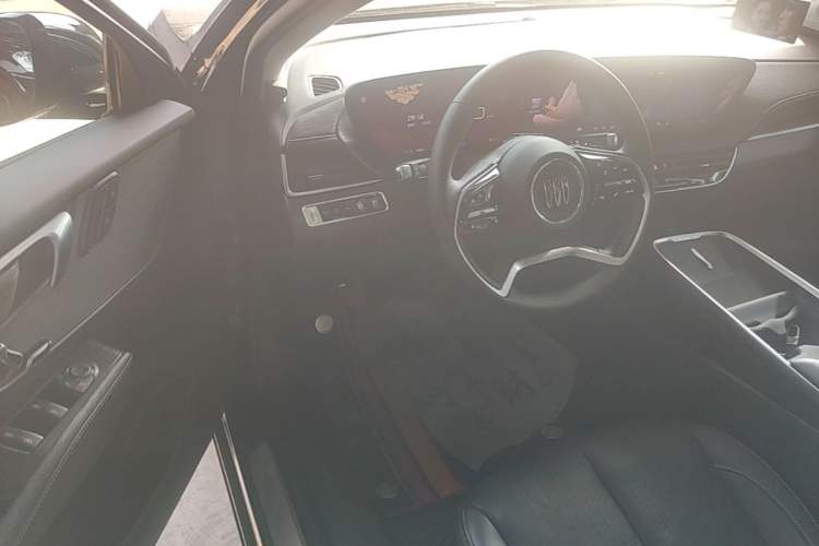 Used Buick LaCrosse 2023 28T Prestige Edition Driver Seat