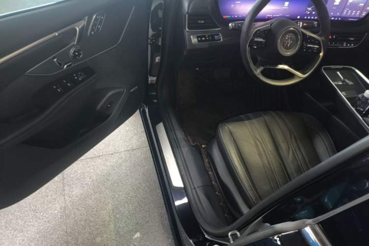 Used Buick LaCrosse 2023 Avia Edition Driver Seat