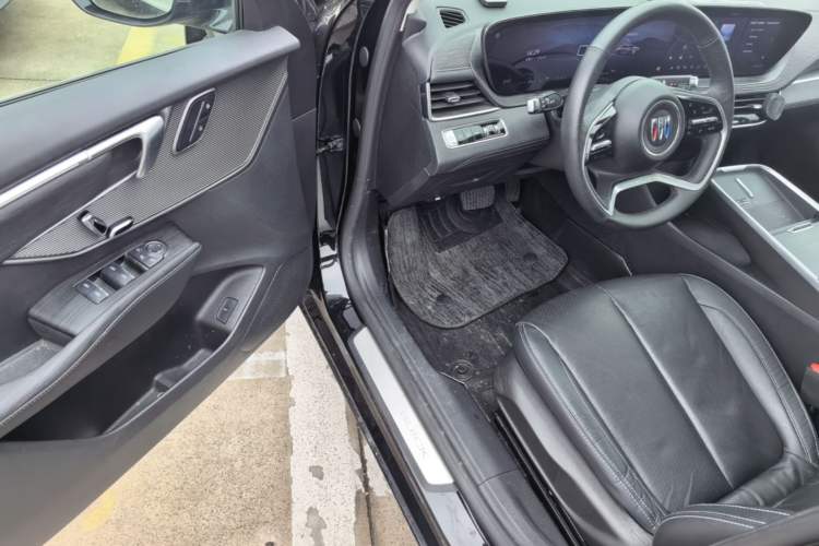 Used Buick LaCrosse 2023 28T Prestige Edition Driver Seat