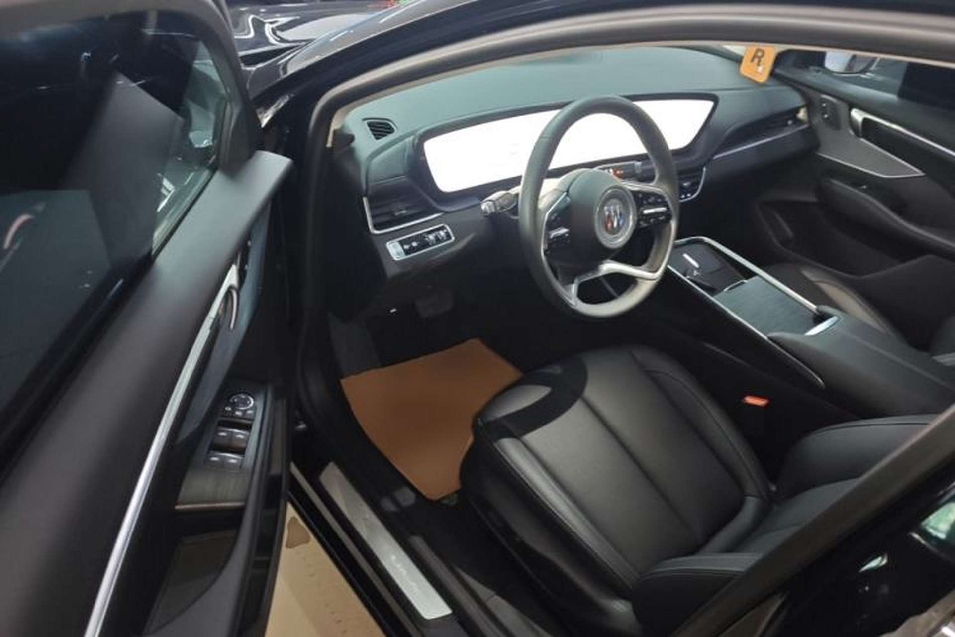 Used Buick LaCrosse 2023 28T Enjoyment Edition Driver Seat