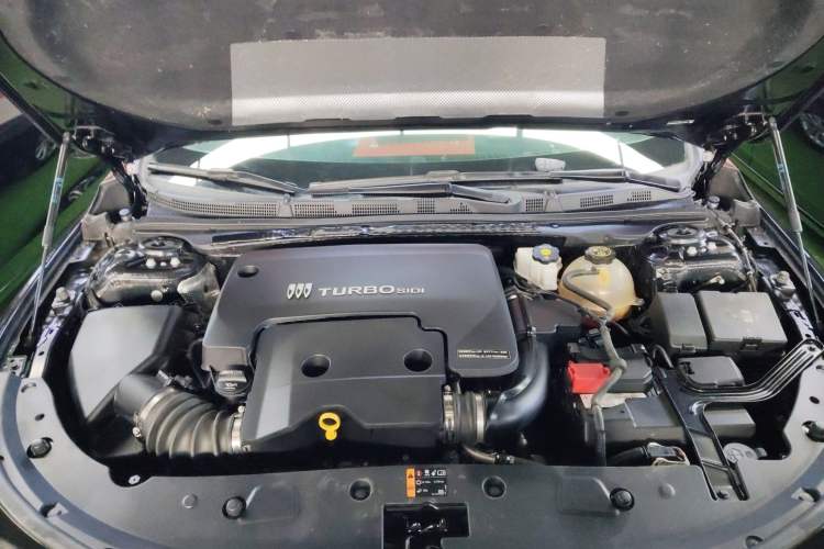 Used Buick LaCrosse 2023 Restyled 25T Cross-Country Edition Engine Bay