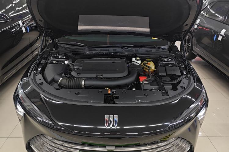 Used Buick LaCrosse 2023 28T Prestige Edition Engine Bay