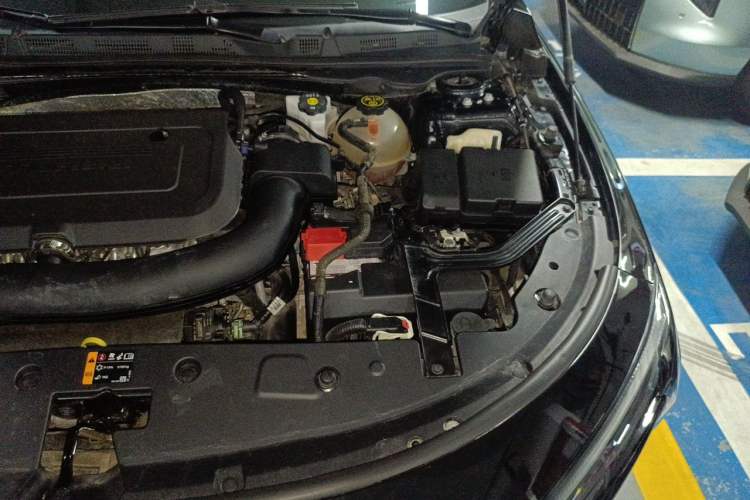 Used Buick LaCrosse 2023 28T Enjoyment Edition Engine Bay Left