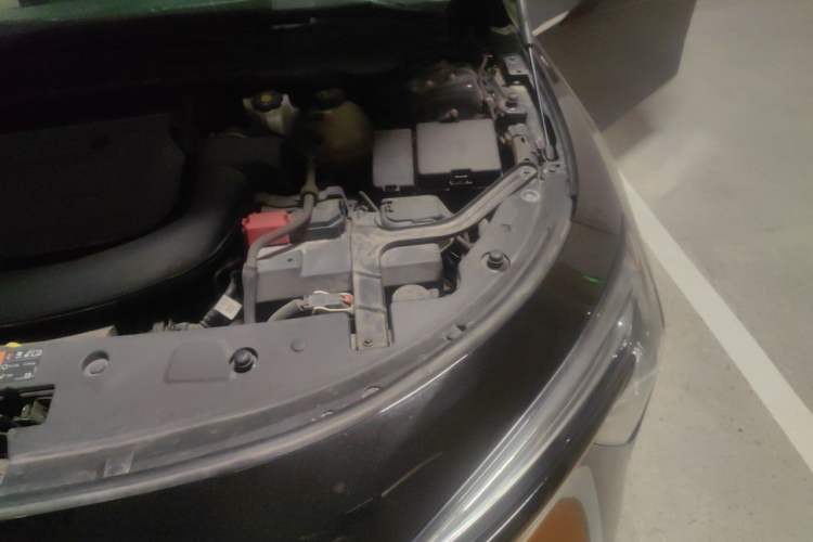 Used Buick LaCrosse 2023 28T Enjoyment Edition Engine Bay Left