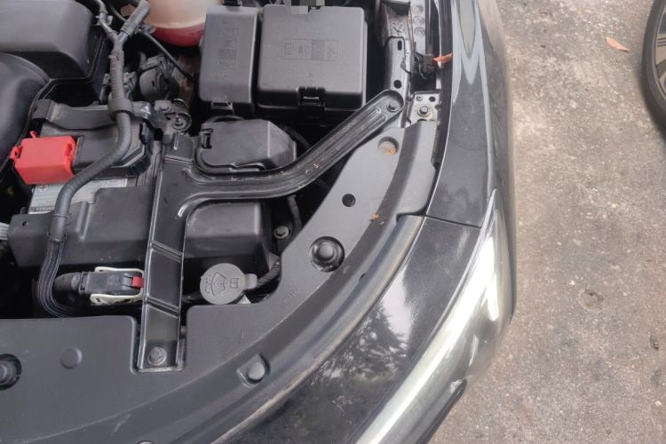 Used Buick LaCrosse 2023 28T Prestige Edition Engine Bay Left