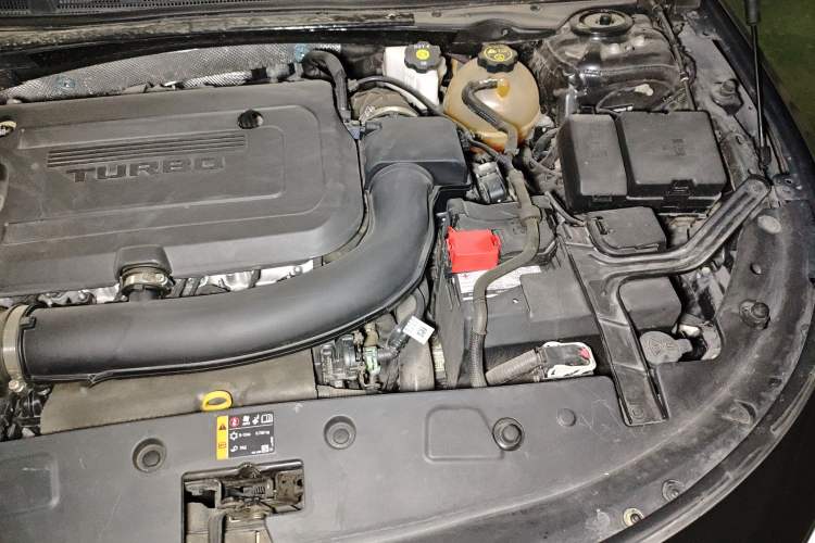 Used Buick LaCrosse 2023 28T Prestige Edition Engine Bay Left