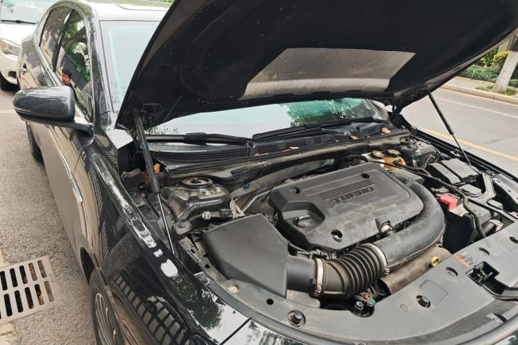 Used Buick LaCrosse 2023 28T Prestige Edition Engine Bay Right