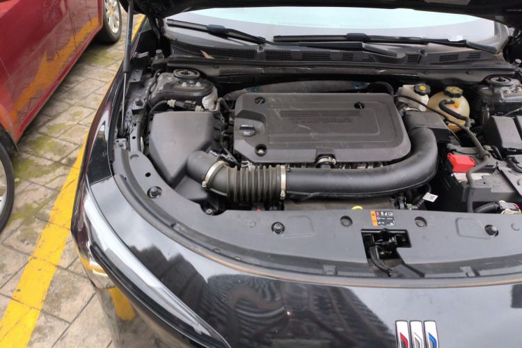 Used Buick LaCrosse 2023 28T Prestige Edition Engine Bay Right