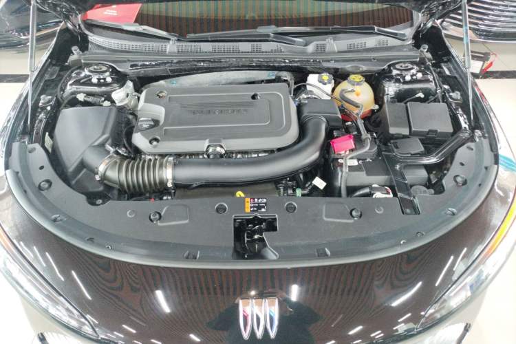 Used Buick LaCrosse 2023 28T Prestige Edition Engine Bay
