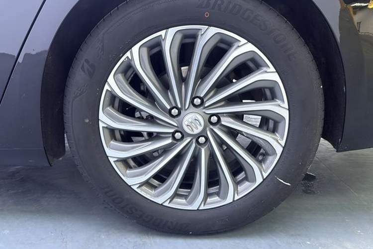 Used Buick LaCrosse 2023 28T Prestige Edition Exterior 3