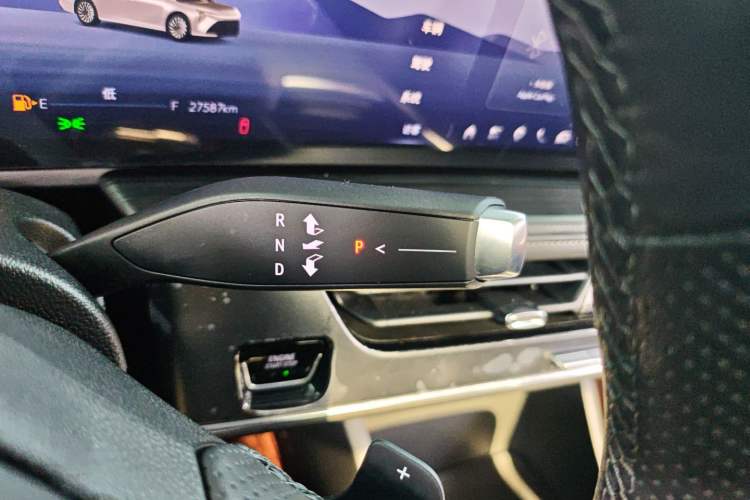 Used Buick LaCrosse 2023 28T Enjoyment Edition Gear Lever