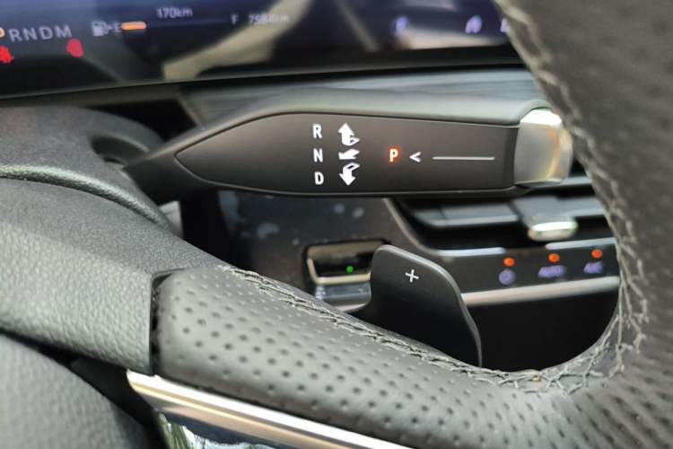 Used Buick LaCrosse 2023 28T Enjoyment Edition Gear Lever
