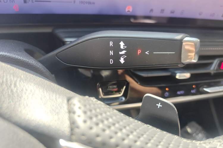 Used Buick LaCrosse 2023 28T Prestige Edition Gear Lever