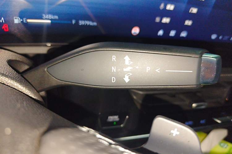 Used Buick LaCrosse 2023 28T Prestige Edition Gear Lever