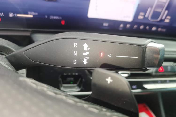Used Buick LaCrosse 2023 28T Prestige Edition Gear Lever