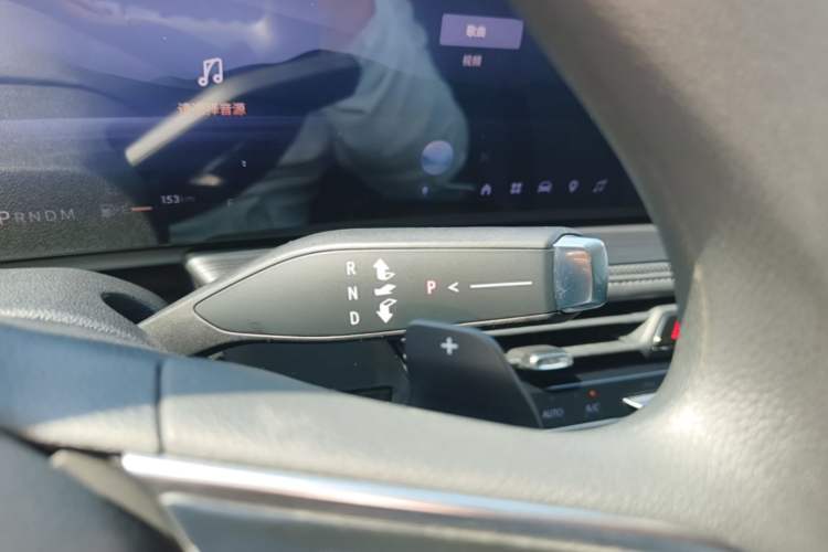 Used Buick LaCrosse 2023 Restyled 25T Cross-Country Edition Gear Lever