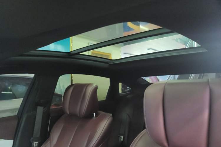Used Buick LaCrosse 2023 28T Prestige Edition Headliner