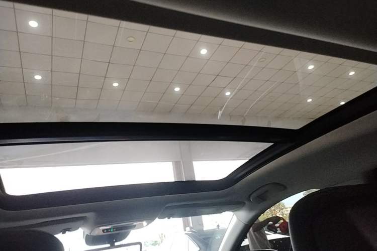 Used Buick LaCrosse 2023 28T Prestige Edition Headliner