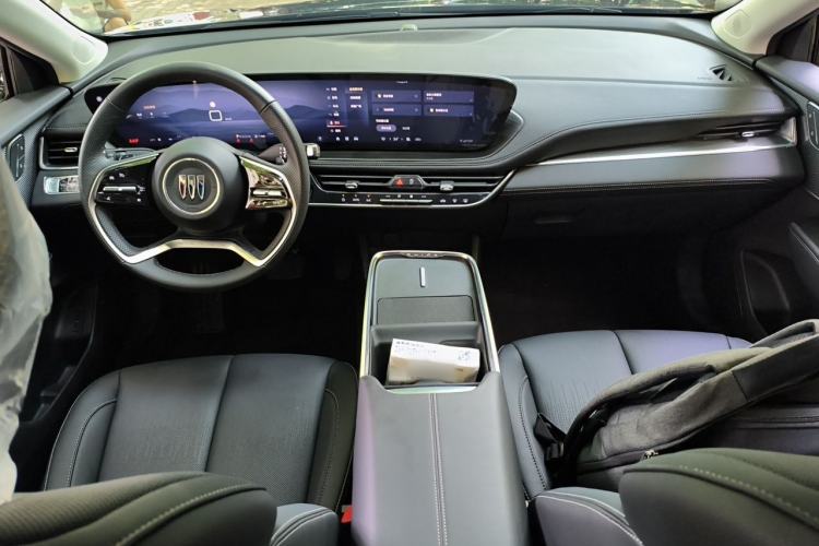 Used Buick LaCrosse 2023 28T Enjoyment Edition Interior 2