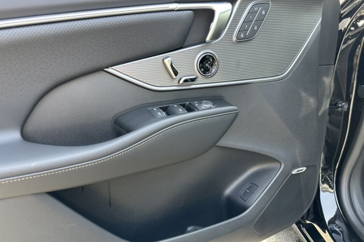 Used Buick LaCrosse 2023 Avia Edition Interior 7