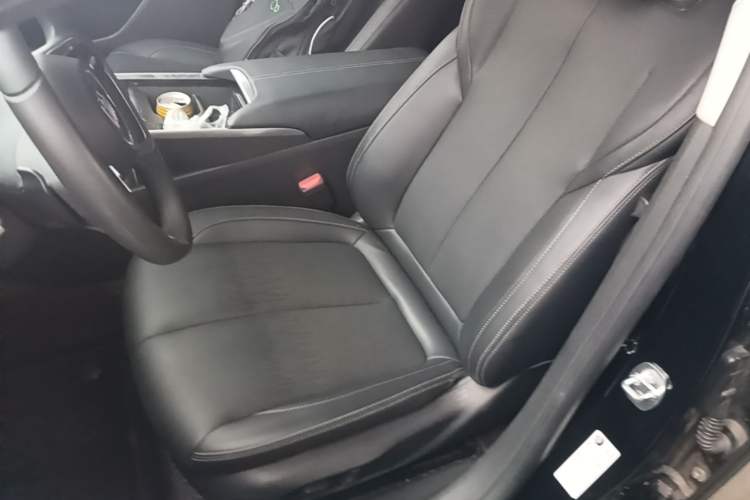 Used Buick LaCrosse 2023 Restyled 25T Cross-Country Edition Left Front Seat