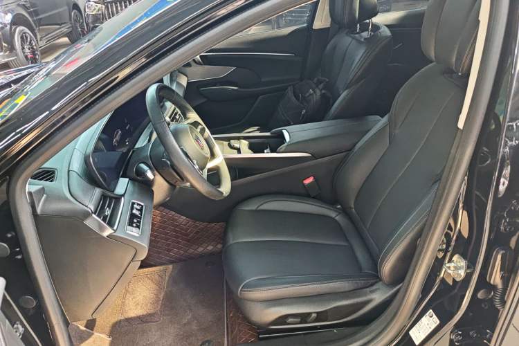 Used Buick LaCrosse 2023 28T Enjoyment Edition Left Front Seat