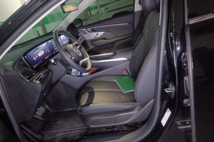 Used Buick LaCrosse 2023 28T Prestige Edition Left Front Seat