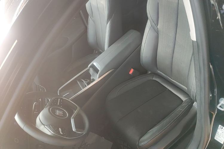 Used Buick LaCrosse 2023 28T Prestige Edition Left Front Seat