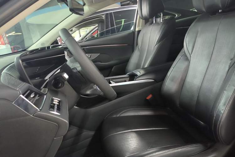 Used Buick LaCrosse 2023 28T Prestige Edition Left Front Seat