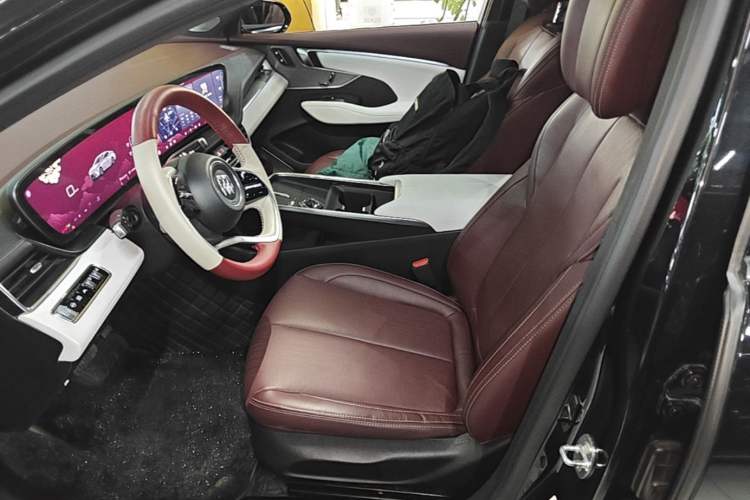 Used Buick LaCrosse 2023 28T Prestige Edition Left Front Seat