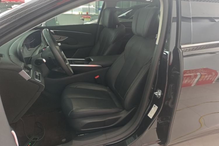 Used Buick LaCrosse 2023 28T Prestige Edition Left Front Seat