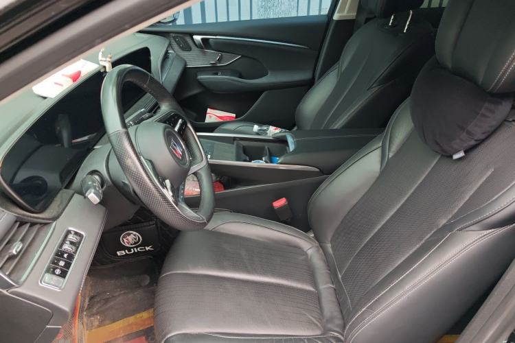 Used Buick LaCrosse 2023 28T Prestige Edition Left Front Seat