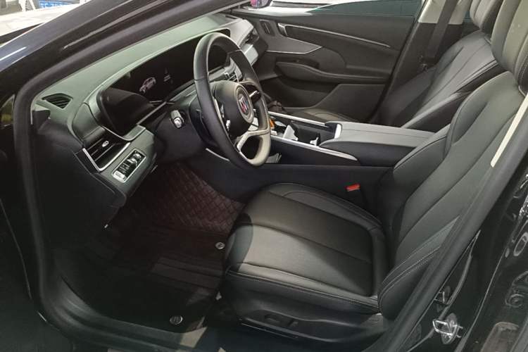Used Buick LaCrosse 2023 Restyled 25T Cross-Country Edition Left Front Seat