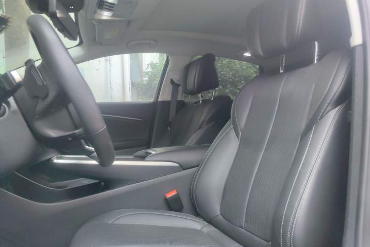 Used Buick LaCrosse 2023 28T Prestige Edition Left Front Seat