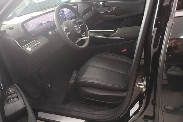 Used Buick LaCrosse 2023 28T Prestige Edition Left Front Seat