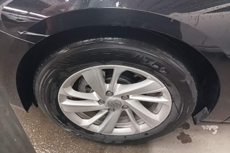 Used Buick LaCrosse 2023 Restyled 25T Cross-Country Edition Left Front Wheel Hub