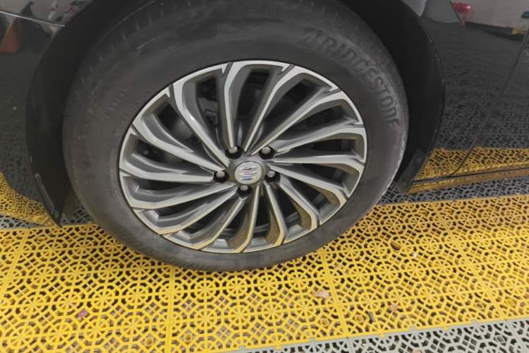 Used Buick LaCrosse 2023 28T Prestige Edition Left Front Wheel Hub