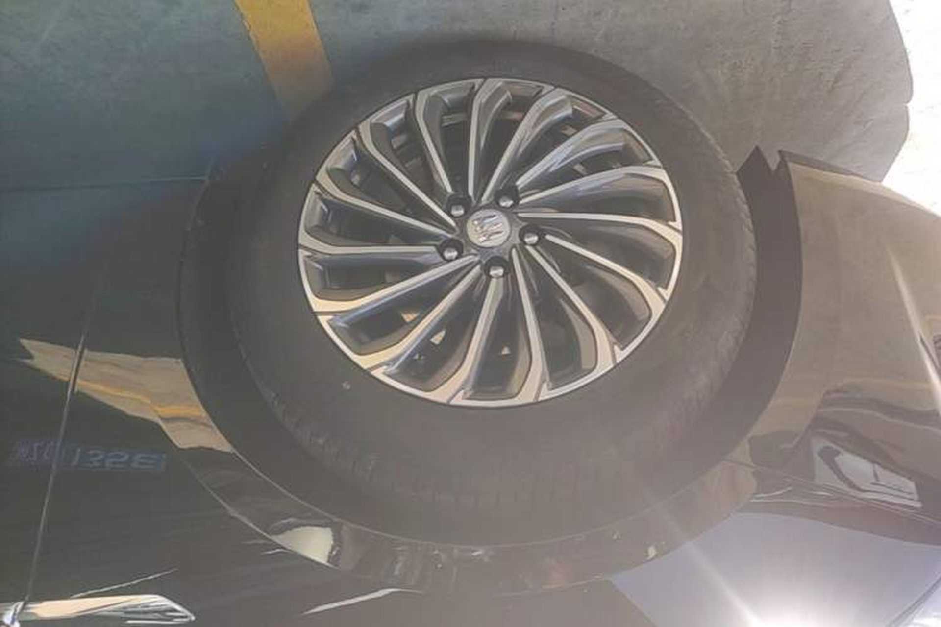 Used Buick LaCrosse 2023 28T Prestige Edition Left Front Wheel Hub