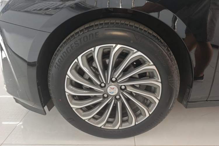 Used Buick LaCrosse 2023 28T Prestige Edition Left Front Wheel Hub