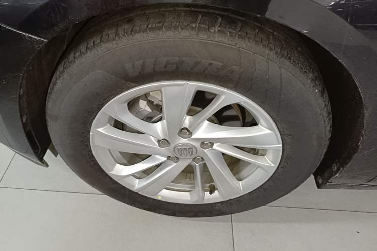 Used Buick LaCrosse 2023 Restyled 25T Cross-Country Edition Left Front Wheel Hub