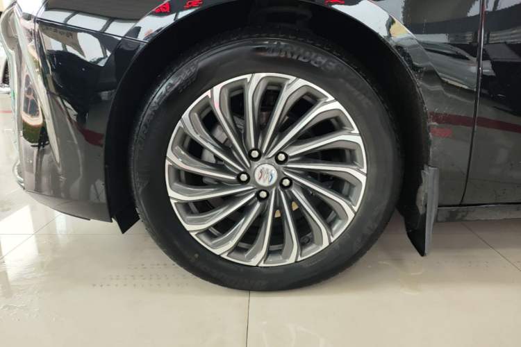 Used Buick LaCrosse 2023 28T Prestige Edition Left Front Wheel Hub