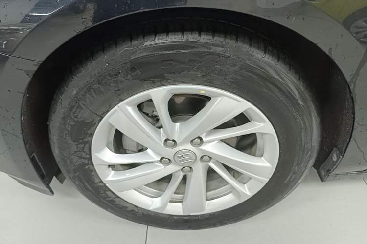 Used Buick LaCrosse 2023 Restyled 25T Cross-Country Edition Left Front Wheel Hub