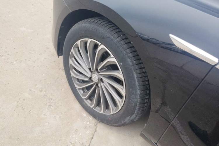 Used Buick LaCrosse 2023 28T Prestige Edition Left Front Wheel Hub