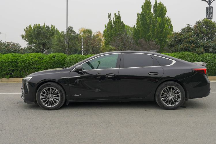 Used Buick LaCrosse 2023 28T Prestige Edition Left Side
