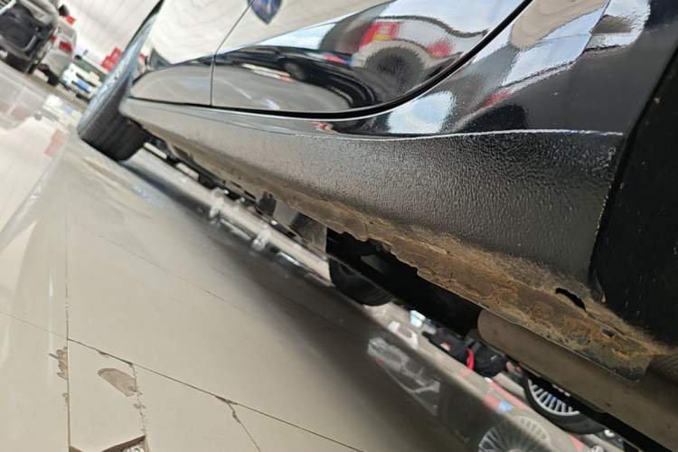 Used Buick LaCrosse 2023 28T Prestige Edition Left Side Sill