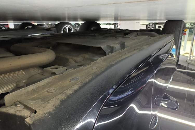 Used Buick LaCrosse 2023 28T Prestige Edition Left Side Sill
