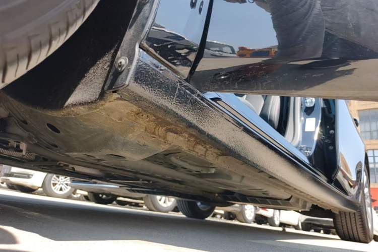 Used Buick LaCrosse 2023 Restyled 25T Cross-Country Edition Left Side Sill