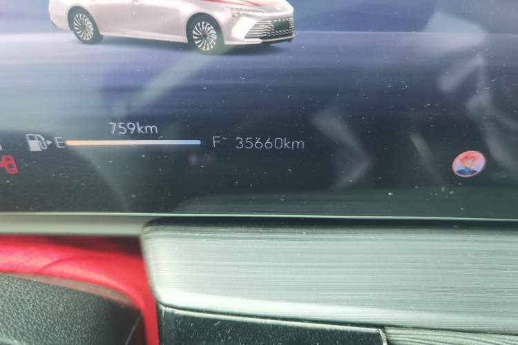 Used Buick LaCrosse 2023 28T Prestige Edition Odometer Close Up